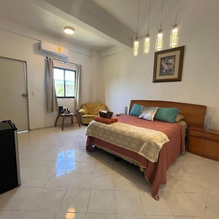 Caribbean Queen Cancun Bagian luar foto