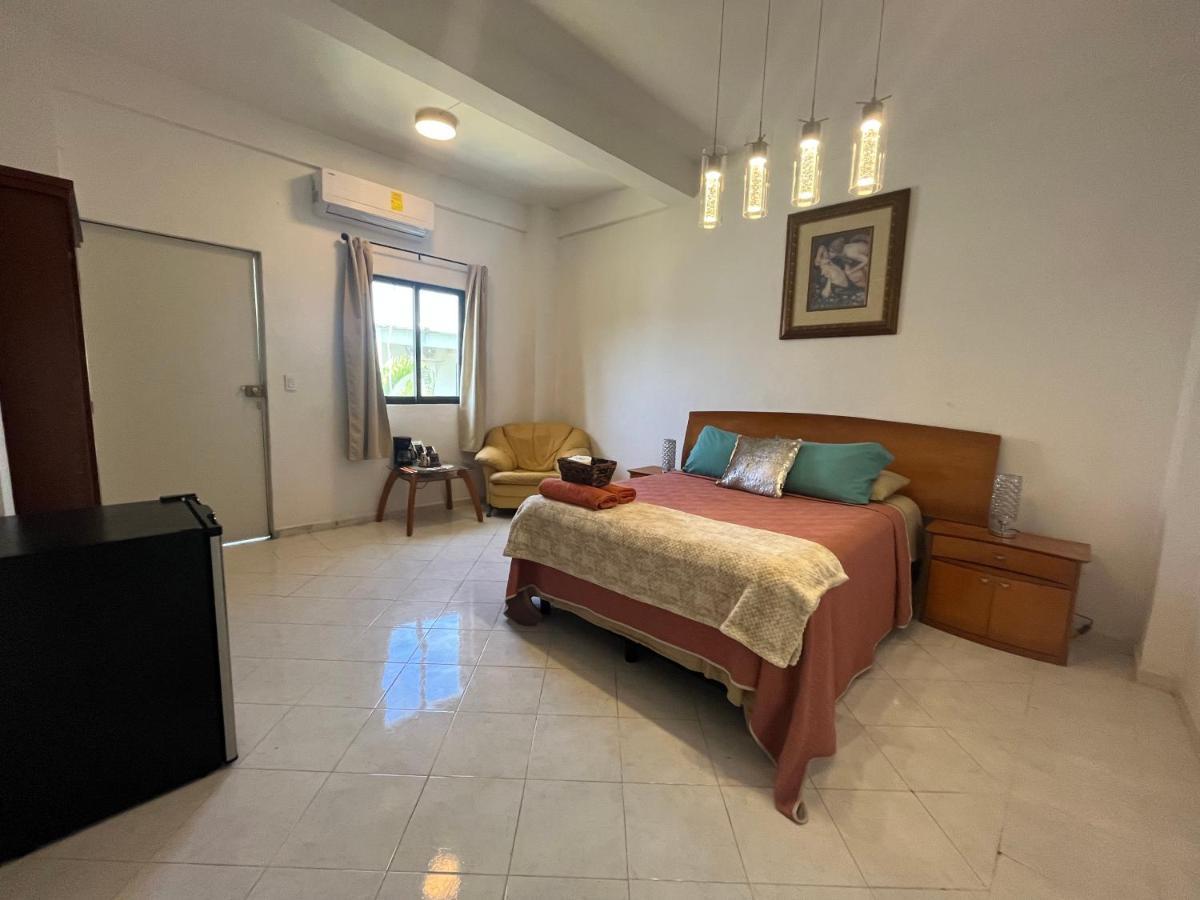 Caribbean Queen Cancun Bagian luar foto