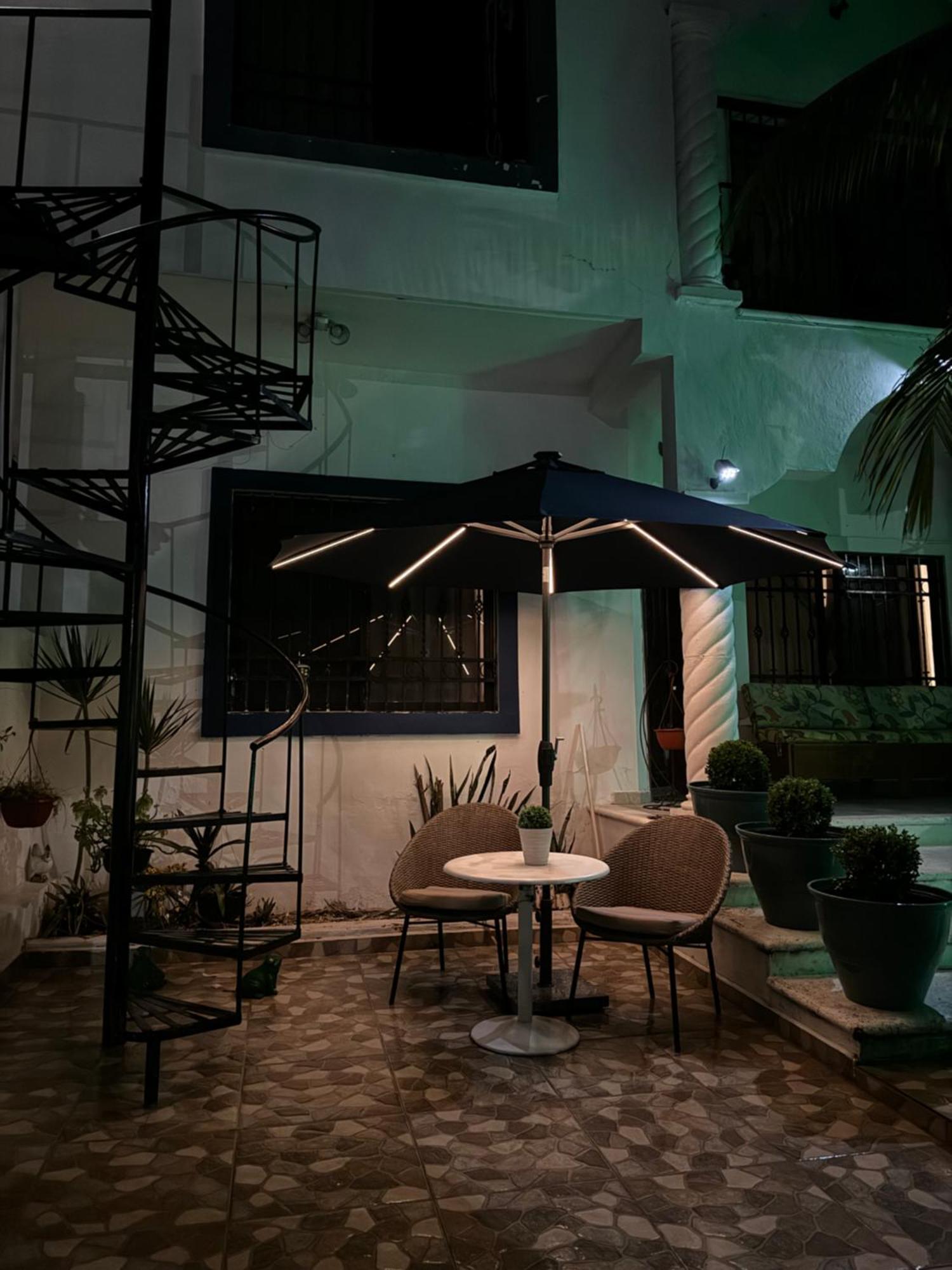 Caribbean Queen Cancun Bagian luar foto